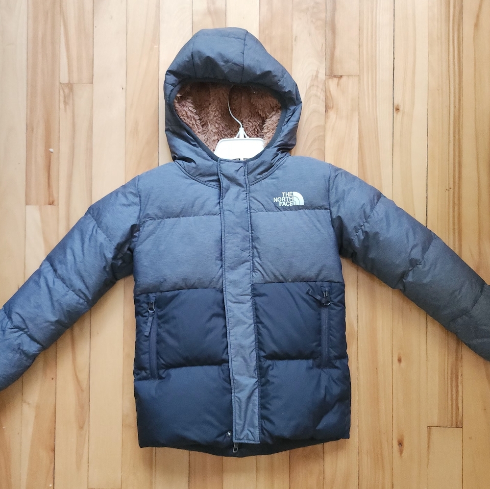 The North Face Charcoal and Navy Hooded Jacket For Kid 5 Years.
